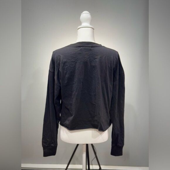 CLEARANCE! Black Boutique Girl Power Graphic Print Crewneck Top Size M NWT - Picture 2 of 5